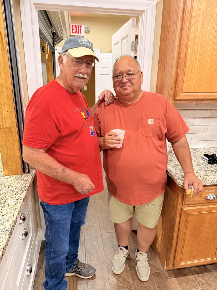 Men of Stockdale Church of Christ serving together